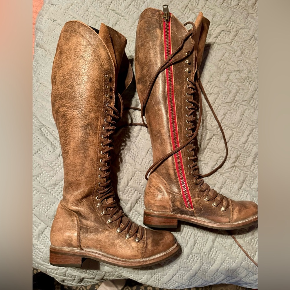 Rare Freebird Roman boots like new!